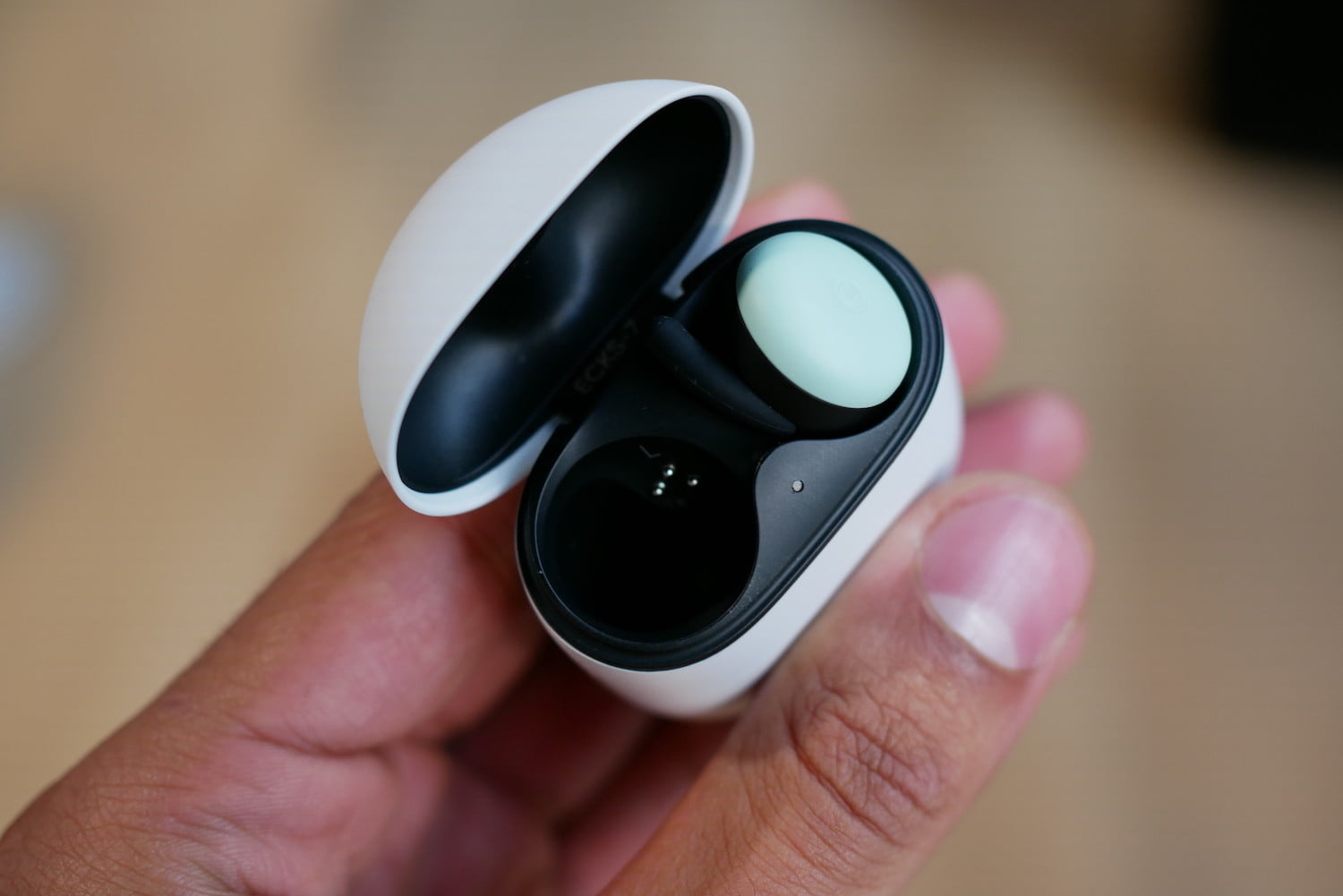 Pixel buds. Наушники Google Pixel Buds. Беспроводные наушники Google Pixel Buds TWS. Google Pixel Buds 2. Наушники беспроводные Google Pixel 2.