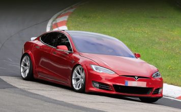 электромобиль от Tesla